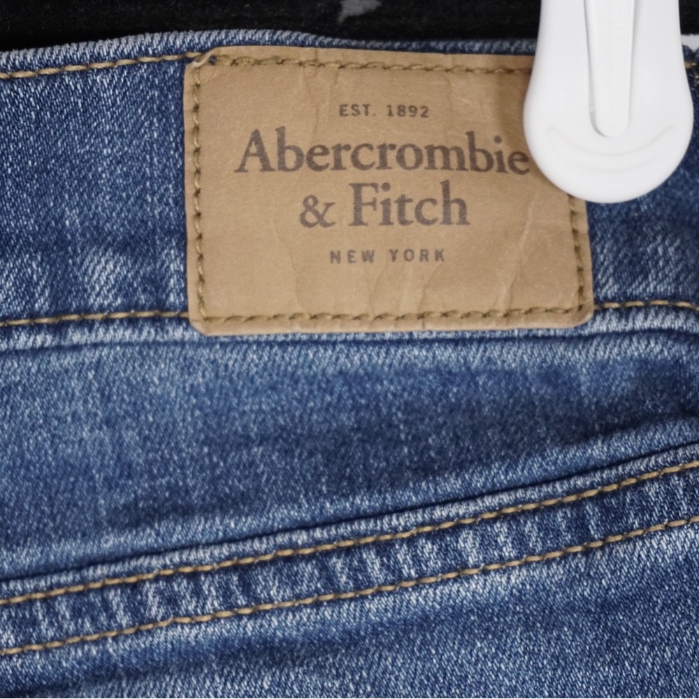 Abercrombie & Fitch Distressed Jean Shorts - Picture 4 of 4